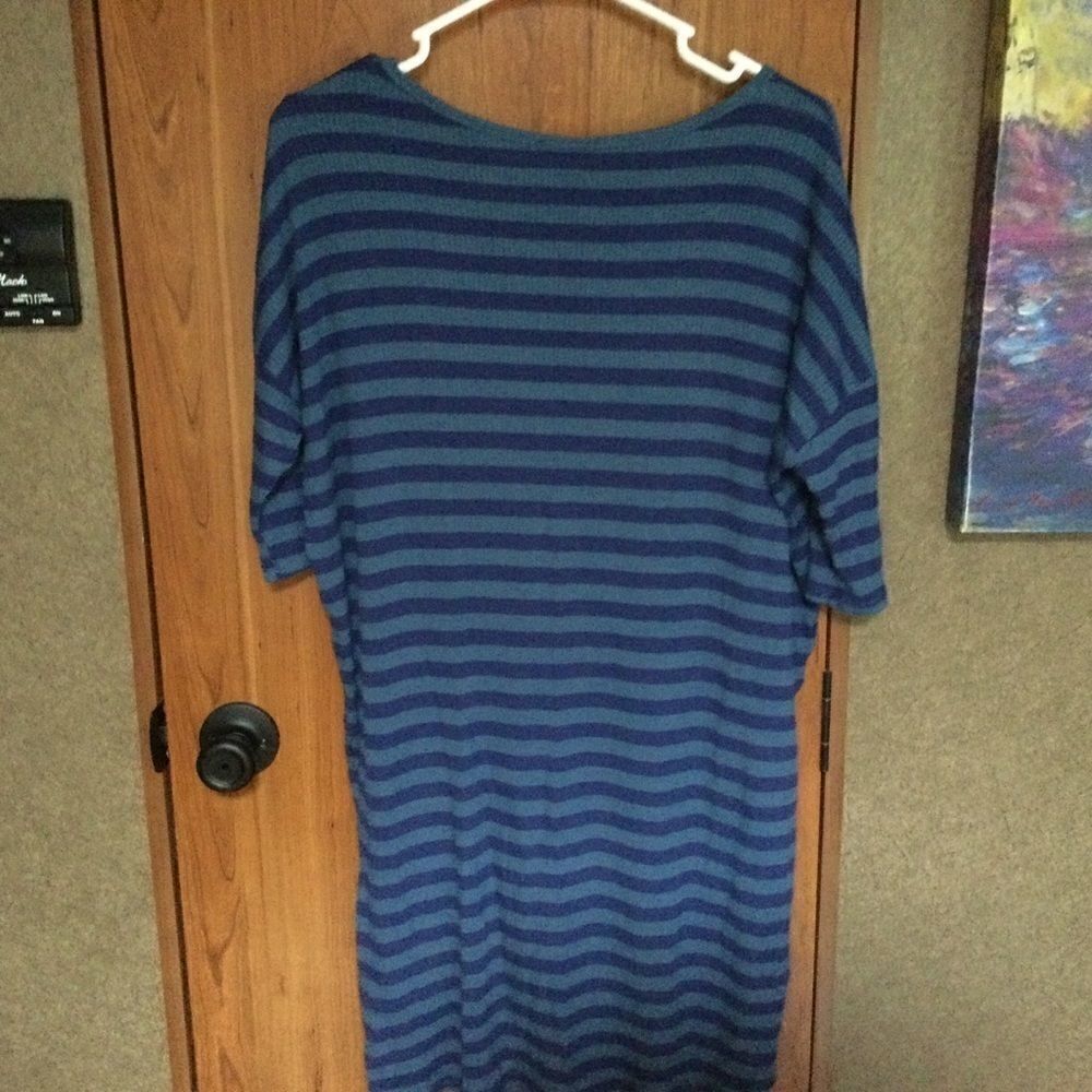 NWOT. LuLaRoe Brand S/S Shirt Womens M Blue Stripe - Picture 6 of 8